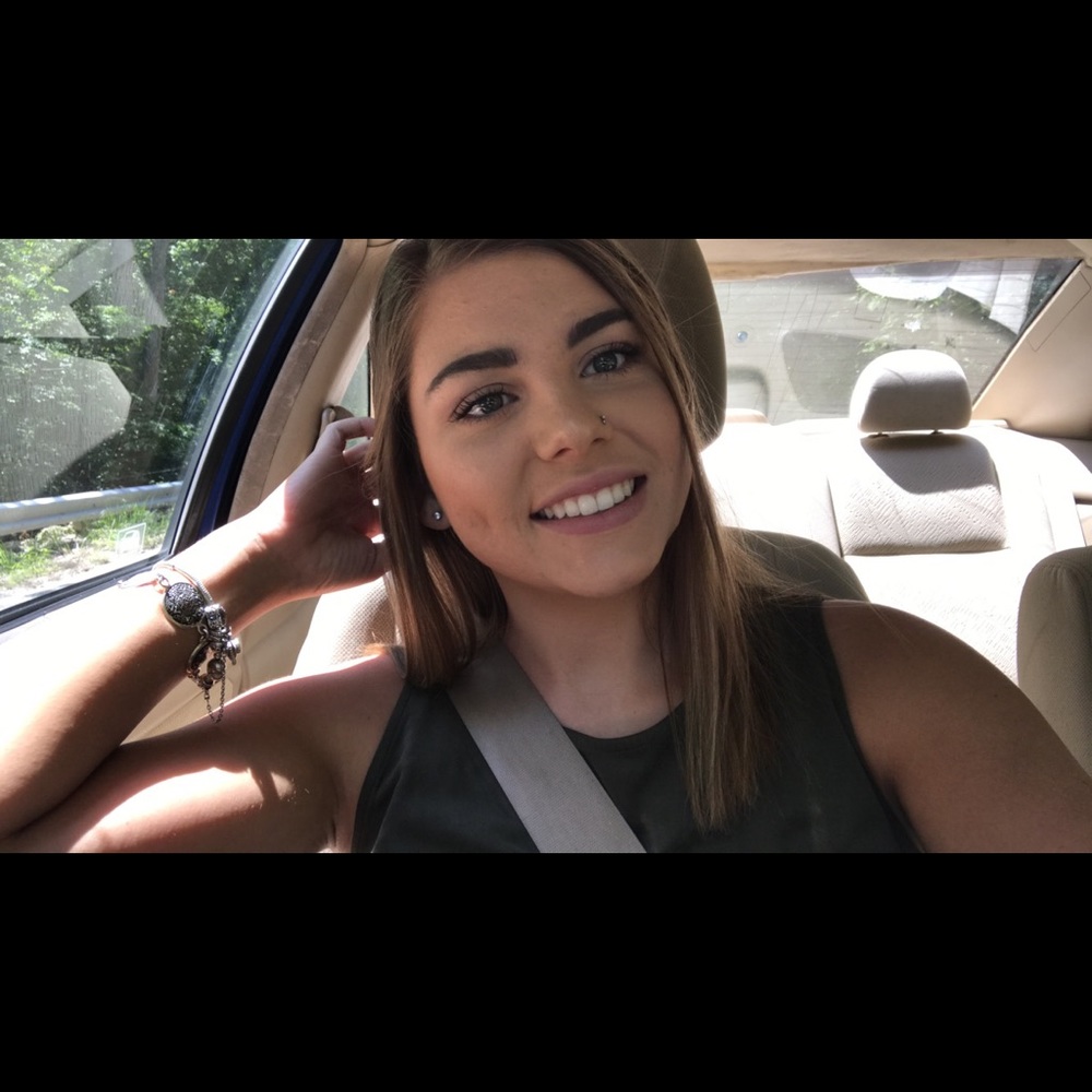 Meet your Posher, Abbie